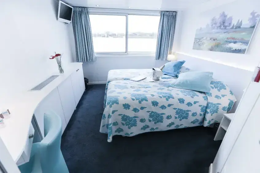 cabine-deux-lits-separes-pont-intermediaire-ms-cyrano-de-bergerac-garonne-croisieurope-fabien-loaec