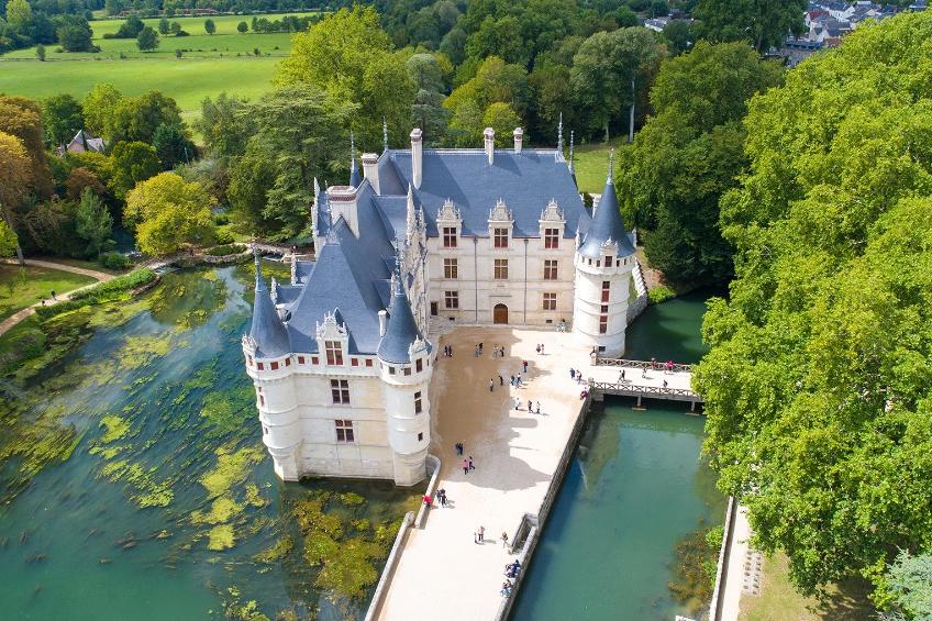 loire-azay-le-rideau-altitude-drone-shutterstock