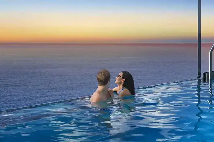 NCL_Luna_Lifestyle_infinitybeach_2_1080x465.webp