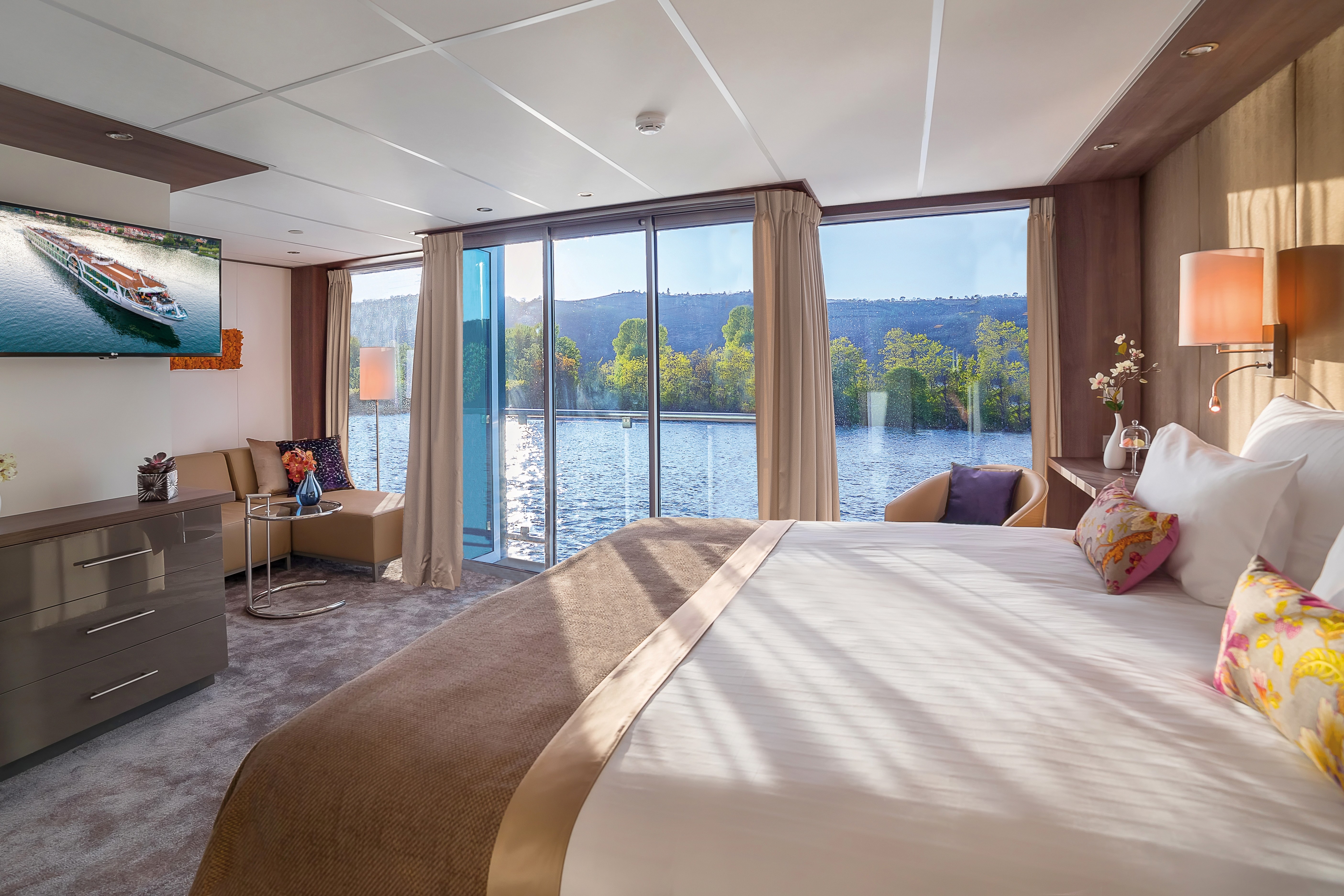 Lueftner_Cruises_AMADEUS_Provence_Suite.jpg